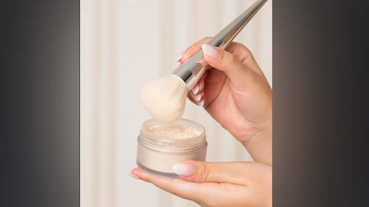 Rekomendasi Bedak Tabur untuk Usia 30-an, Kulit Wajah Lebih Natural