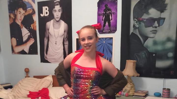 Billie Eilish Kenang Masa Remaja Idolakan Justin Bieber