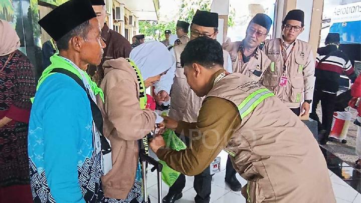 10 Calon Haji Solo Dipulangkan karena Tak Layak Terbang