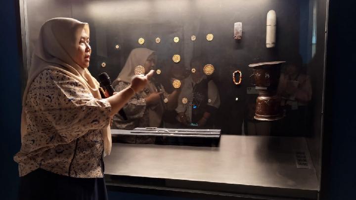 Pameran Uang Kuno dan Lampu di Museum Nasional Indonesia