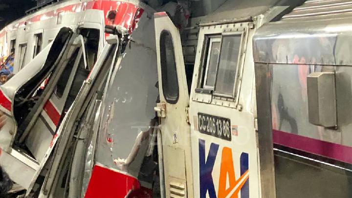 Passengers Injured in CommuterLine Train Accident in Bekasi