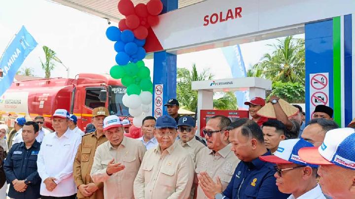 Menkop Resmikan SPBUN Kesembilan yang Dikelola Nelayan