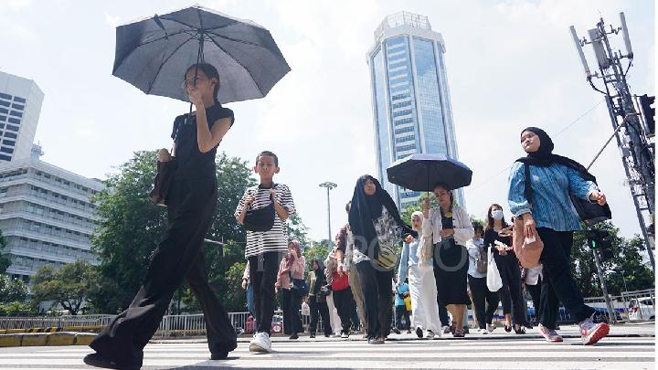 Jakarta Weather Today: Sunny at Noon, Cloudy by Evening