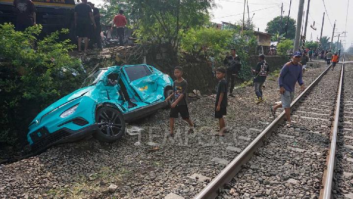 Mengenal Green SM, Taksi Listrik yang Terlibat Tabrakan Kereta
