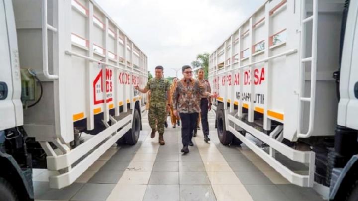 Bupati Kediri Serahkan Kendaraan Operasional untuk Koperasi Merah Putih