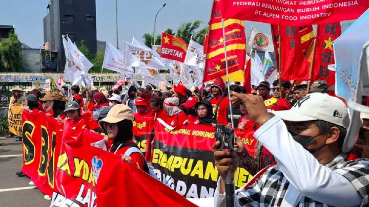 Gebrak Bawa 10 Tuntutan pada Peringatan May Day 2026