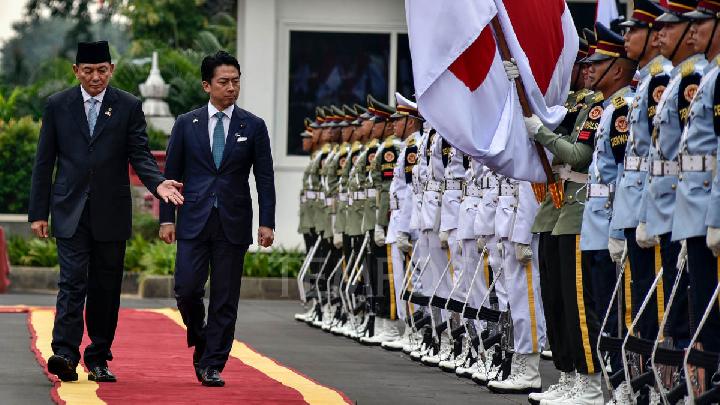 Indonesia, Japan Agree to Bolster Defense Ties