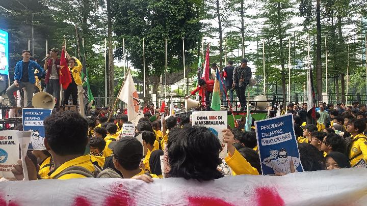 Kericuhan Terjadi saat Audiensi Wamen dan Mahasiswa