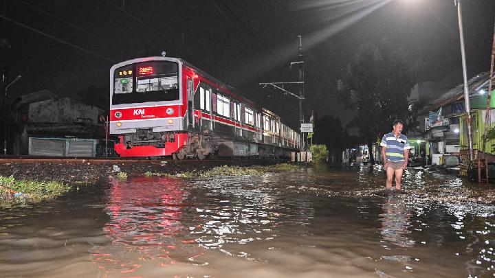 Today's Top 3 News: Floods Hit 55 Neighborhood Units, Three Roads in West and South Jakarta