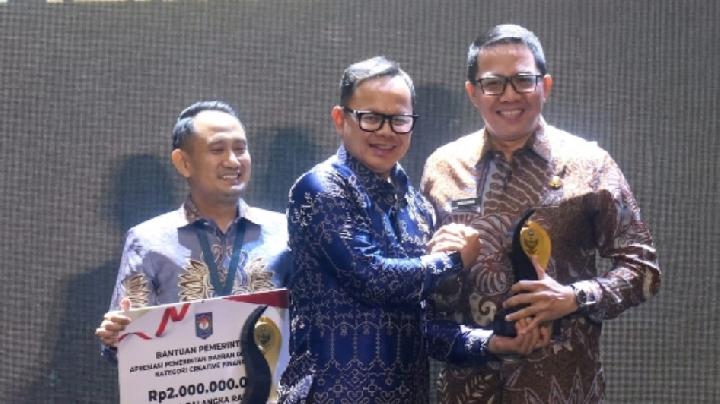Dua Kota di Kalimantan Raih Penghargaan Entrepreneur Government dari Kemendagri
