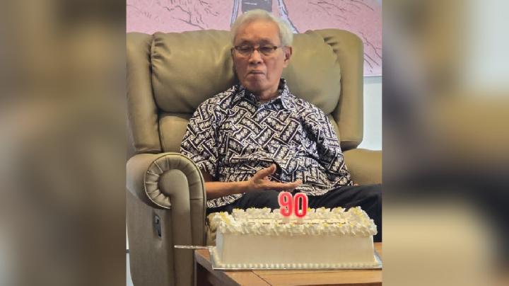 Sastrawan Lekra Hersri Setiawan Rayakan Ulang Tahun ke-90