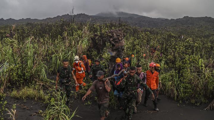 2 Korban Tewas Erupsi Gunung Dukono dari Singapura Ditemukan