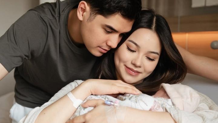 Alyssa Daguise dan Al Ghazali Dikaruniai Anak Pertama Perempuan: