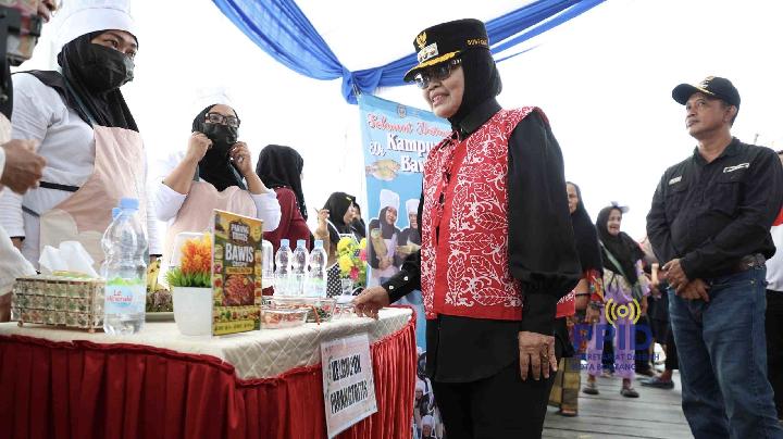 Hadiri Festival Kampung Bawis, Wali Kota Bontang Akan Tata Kawasan Berbas Pantai
