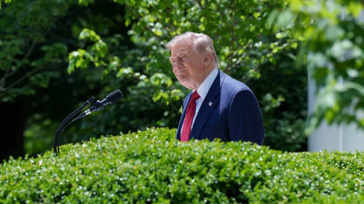 Trump Arrives in Beijing for Summit With Xi Amid Escalating Iran War