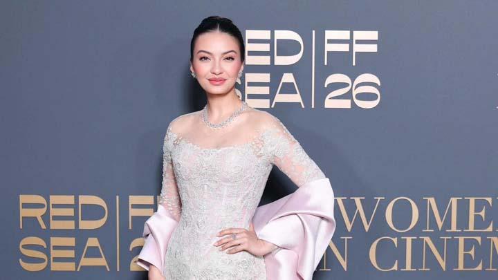 Pesona Raline Shah di Festival Film Cannes 2026, Berbalut Kebaya Sapto Djojokartiko