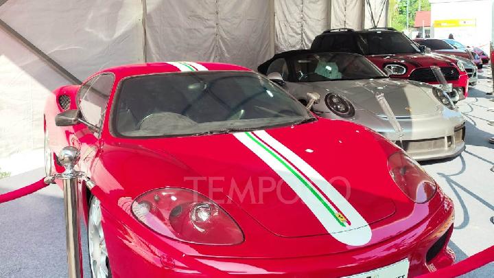 Ferrari Harvey Moeis hingga Tas Hermes Sandra Dewi Dilelang