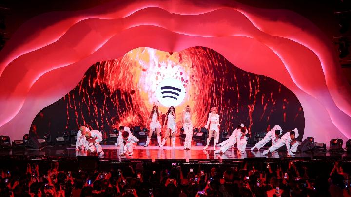 LE SSERAFIM Rayakan Comeback PUREFLOW pt.1 Lewat Acara Eksklusif di Seoul