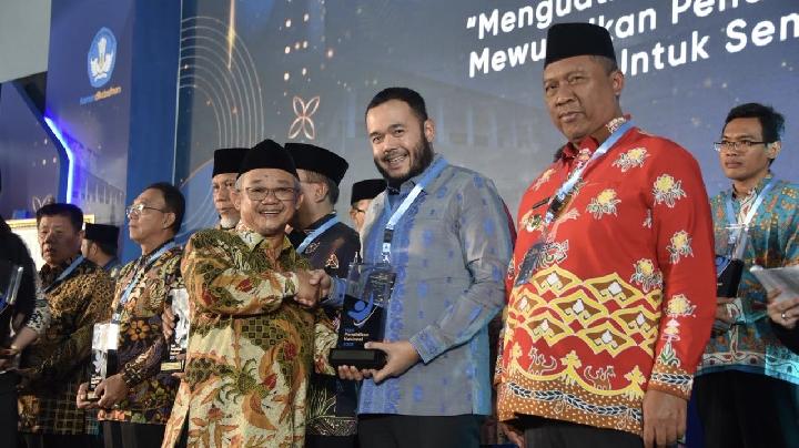 Pemkot Padang Raih Penghargaan pada Malam Puncak Hardiknas 2026