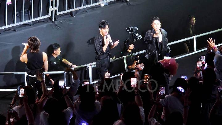 Ungkapan Bahagia Penggemar di Konser F-Forever Jakarta