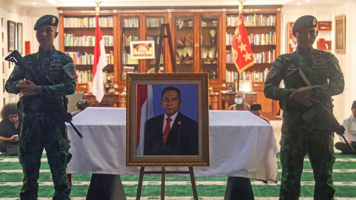 Gibran hingga Anggota Kabinet Hadiri Persemayaman Ryamizard Ryacudu