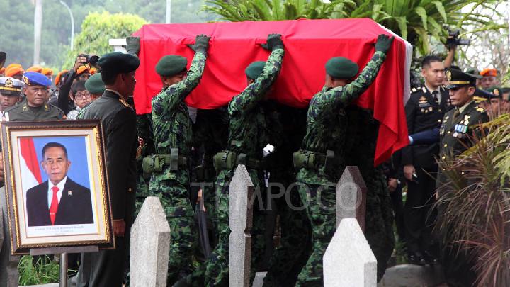 Pemakaman Mantan Menteri Pertahanan, Ryamizard Ryacudu