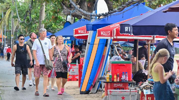 BI Says Tourism Transactions in Indonesia Must Use Rupiah