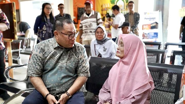 Taspen Gerak Cepat, 99 Persen Peserta Pensiun Terima Gaji ke-13 di Hari Pertama Penyaluran