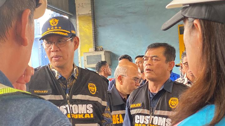 Penyebab Kontainer Menumpuk di Tanjung Priok Menurut Purbaya