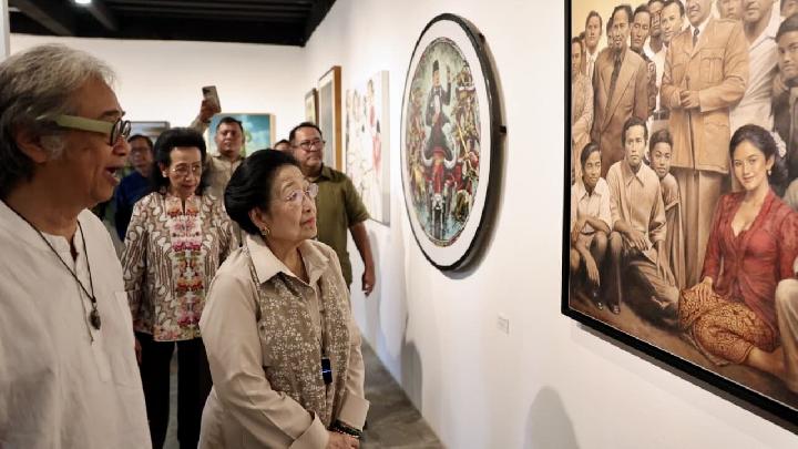 Dari Lukisan Masa Kecil hingga 'Supermemar', Deretan Karya yang Menarik Perhatian Megawati