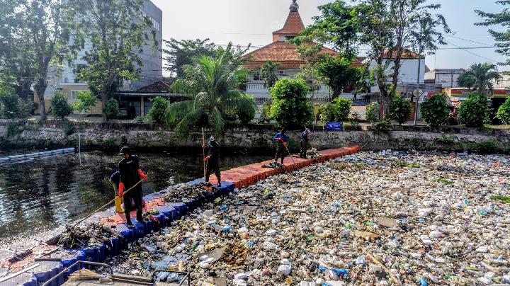 Surabaya Jadi Percontohan Nasional Program Cegah Sampah Plastik ke Laut