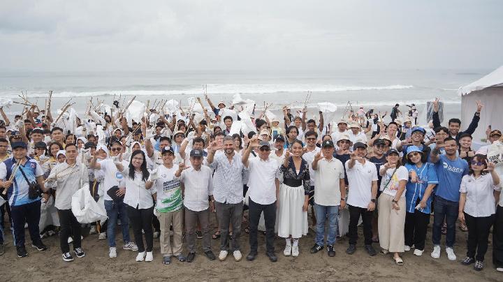 Kolaborasi KKP dan DANA Cegah Sampah ke Laut