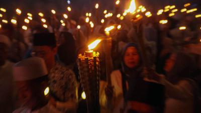 Indonesian Muslims Mark Islamic New Year 1448 H 