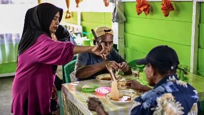 Flying Papeda, Maluku's Traditional Delicacy