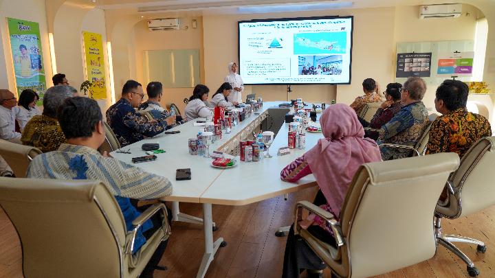 Dubes Swiss Kunjungi Pabrik Kejayan Nestle Indonesia