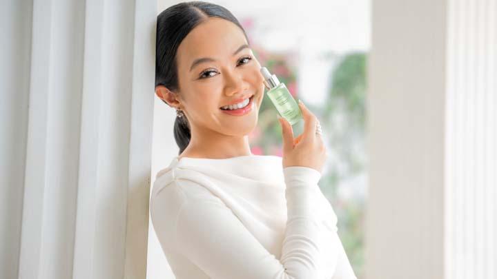 Yura Yunita Andalkan Serum Niacinamide dari Oriflame untuk Skincare Routine