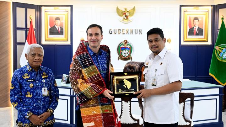 Gubernur Bobby Jajaki Kerja Sama Pengolahan Sampah Menjadi Energi Listrik dengan Finlandia