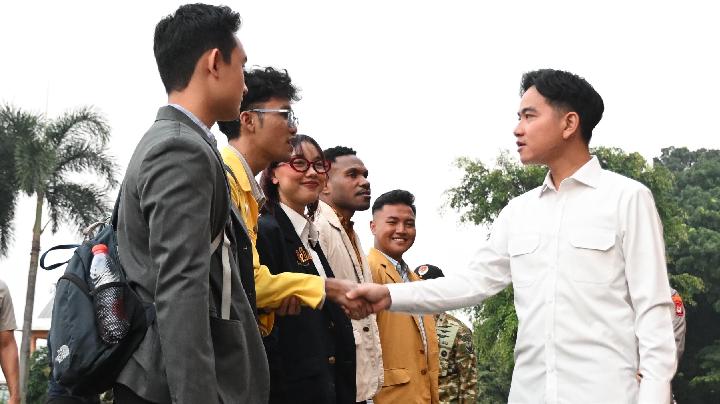 Gibran Ajak Mahasiswa Pantau MBG-Kopdes di Wilayah Timur