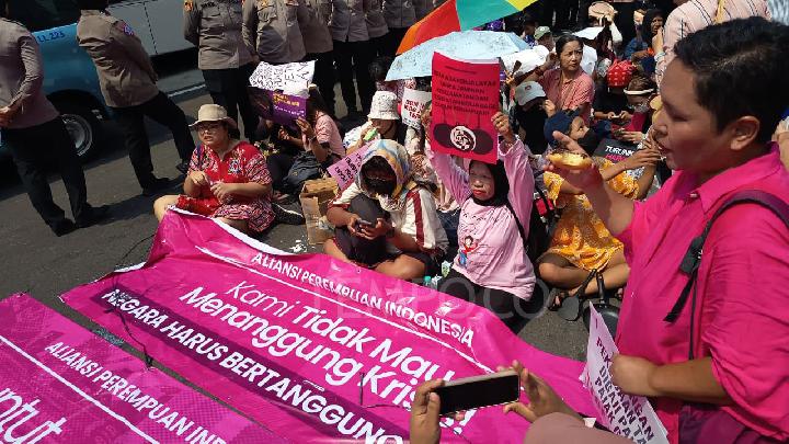 Tuntutan Aliansi Perempuan: Turunkan Harga Sembako-Setop MBG