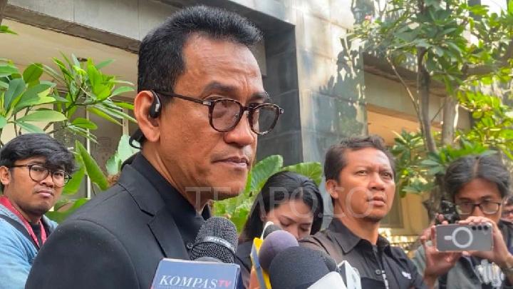 Cerita Refly Harun soal Penangkapan Roy Suryo dan Tifauzia Tyassuma