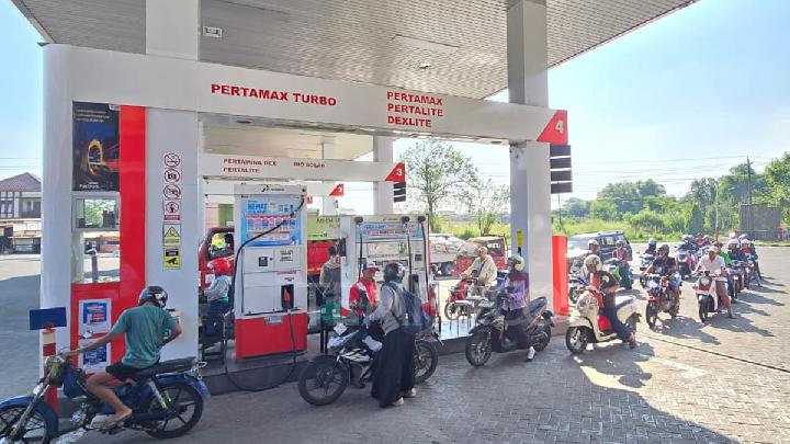 Pertamina to Raise Fuel Stocks by 18% During School Break