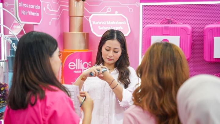 Pemilik Rambut Tipis Merapat! Ellips Rilis Hair Vitamin Ultra Light Solusi Anti-Lepek