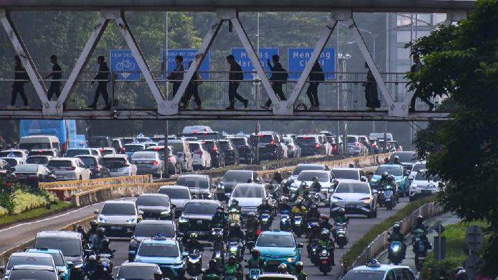 Jakarta to Impose Traffic Restrictions for Singapore PM Visit