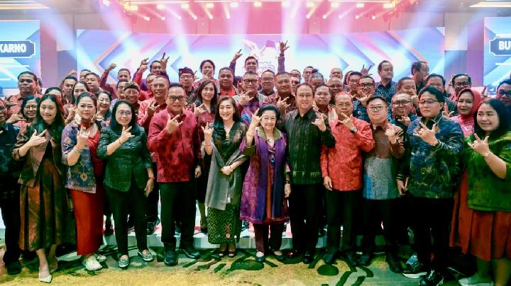 Koster Paparkan Pengembangan Ekonomi Kreatif Bali di Hadapan Megawati