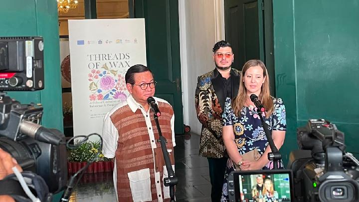 Pererat Diplomasi Budaya Lewat Pameran Batik