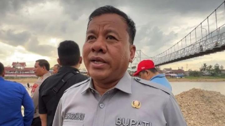 KPK Tahan Bupati Kuansing dalam Kasus Suap Jabatan