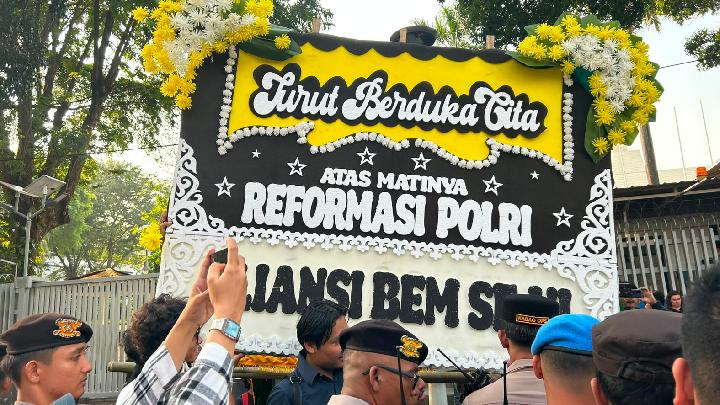 BEM UI Kritik Polri dengan Keranda di Hari Bhayangkara