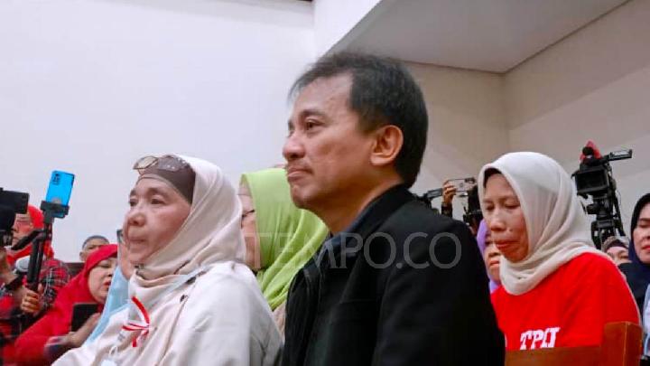 Roy Suryo Menghadiri Sidang Dakwaan Dokter Tifa