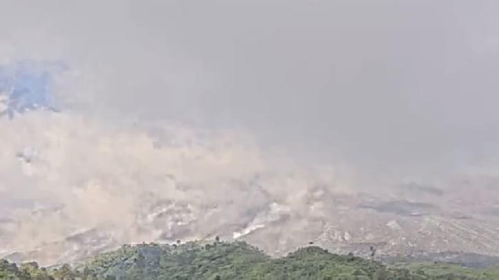 Sultan Peringatkan Wisatawan Tak Mendaki Gunung Merapi 