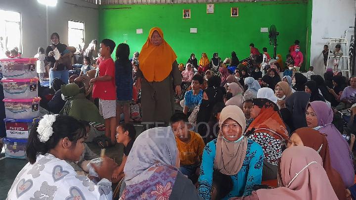 Cerita Warga Diam Dikepung Asap Kebakaran TPA Jatiwaringin